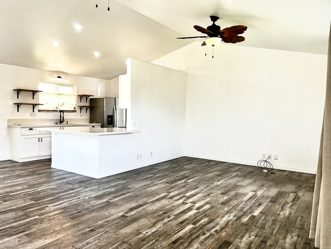Building Photo - 16-2083-2083 Anthurium Dr