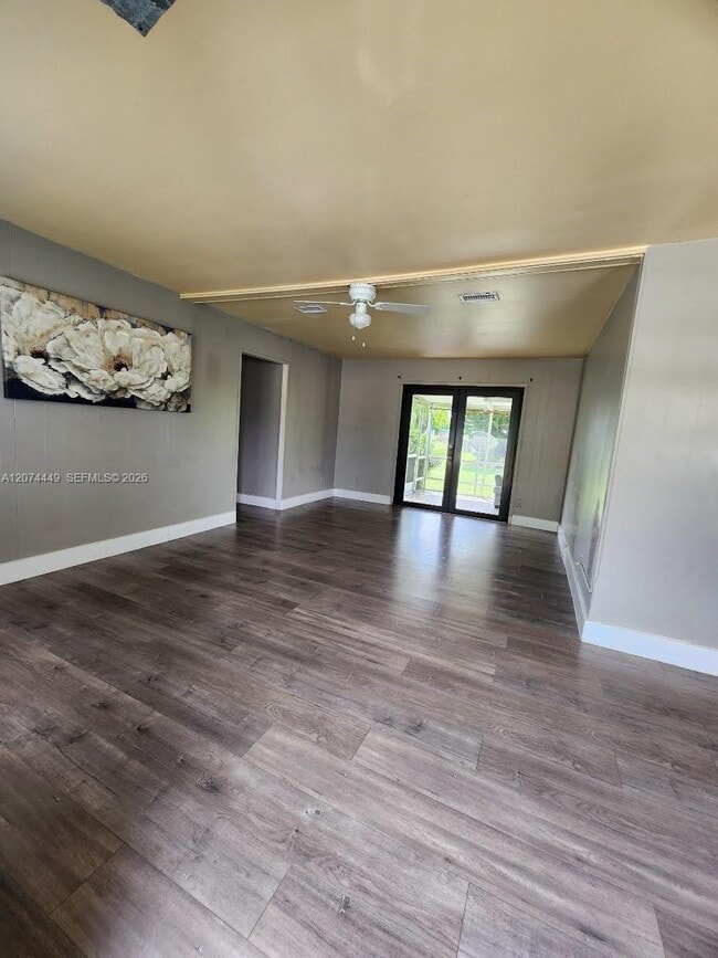 Building Photo - 6520 Sandalfoot Blvd