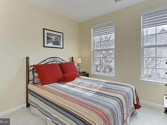 Building Photo - 4950 Brenman Park Dr