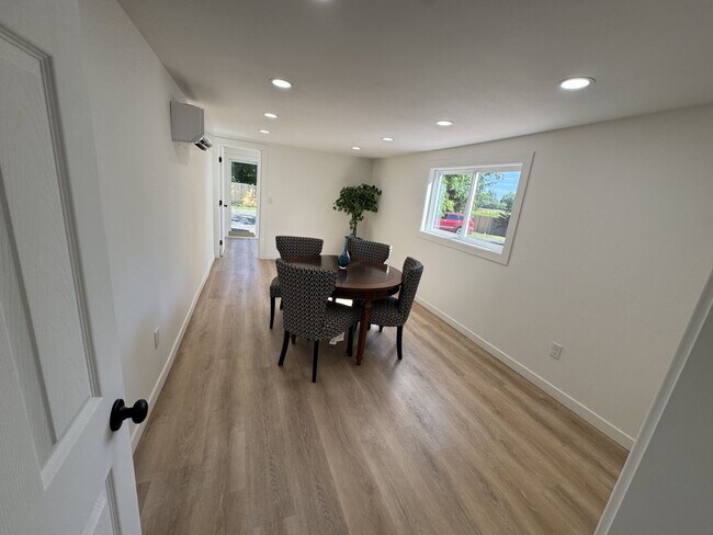 Foto del edificio - 7816 Trails End Dr SE