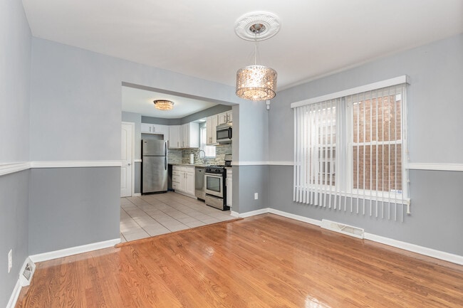 Building Photo - 3517 W 76th St