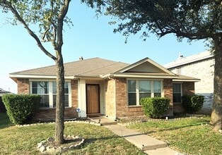 Building Photo - 2237 Midbury Dr