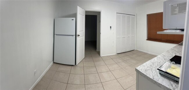 Building Photo - 632 Paradise Island Way