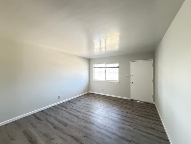 Building Photo - 4100-4106 S 41st Street