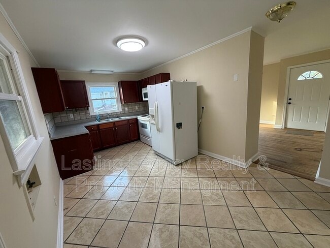 Building Photo - 218 Spring St