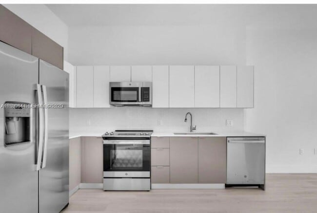 Building Photo - 501 W Dixie Hwy