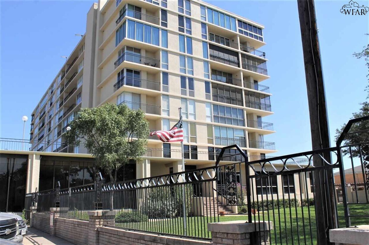 Foto principal - 2100 Santa Fe St