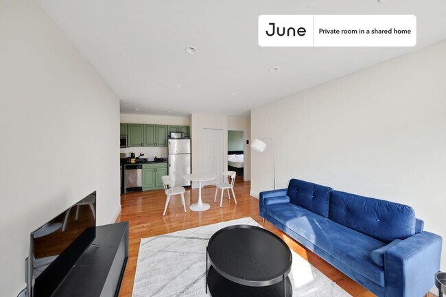 Foto del edificio - Private bedroom in 4 bed/2 bath Home