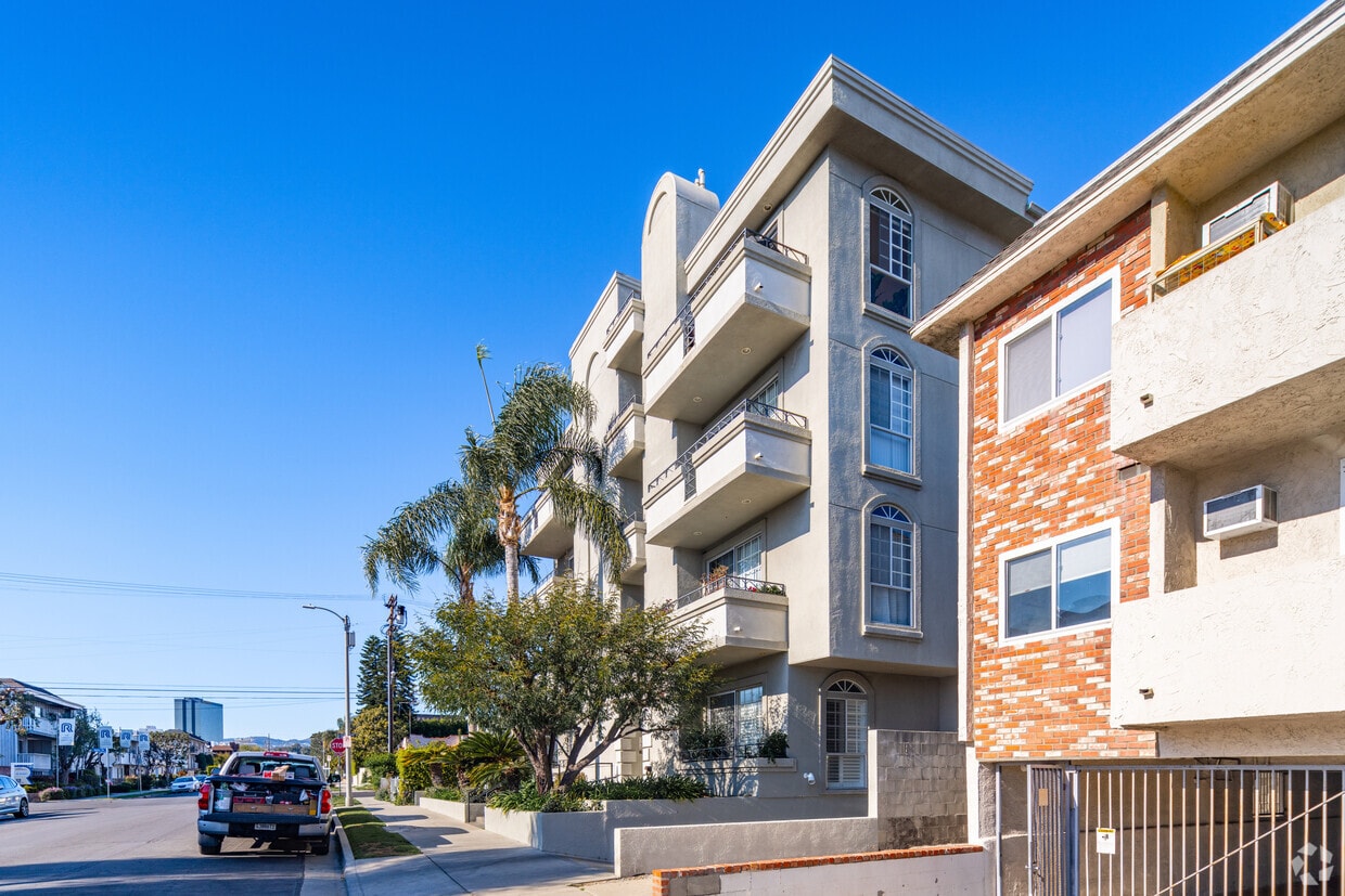 Primaria - 1706 Colby Ave