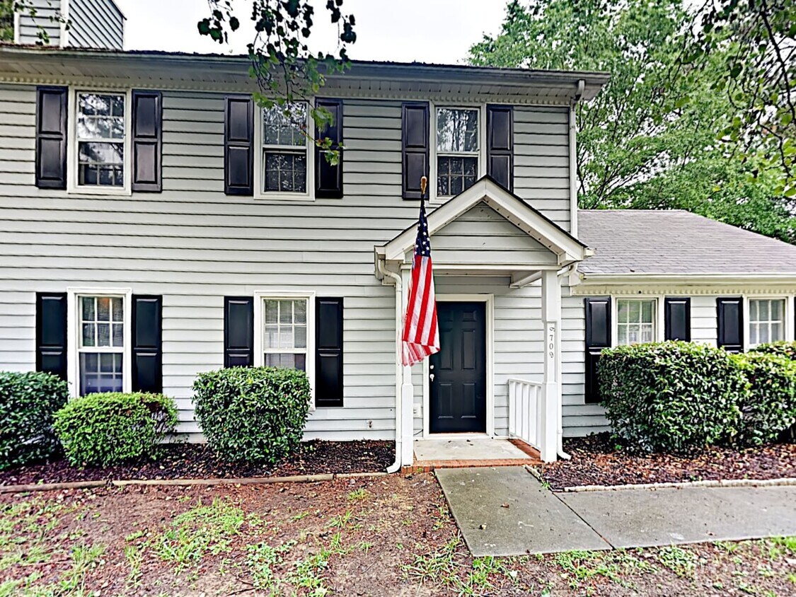 Primary Photo - 9709 Manus Court Matthews NC
