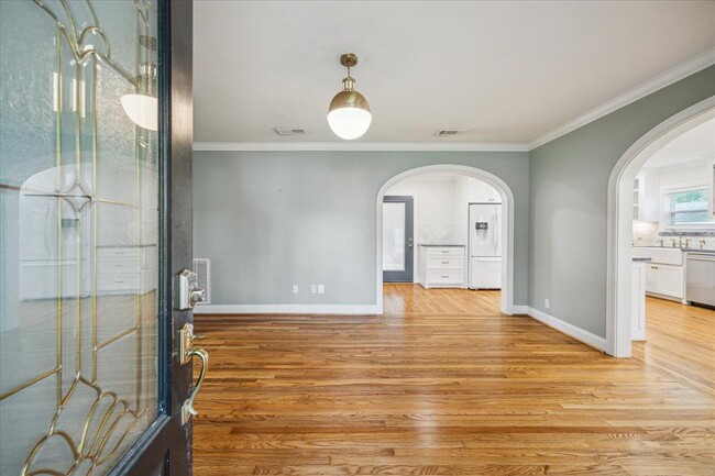 Foto del edificio - 211 W 31st St