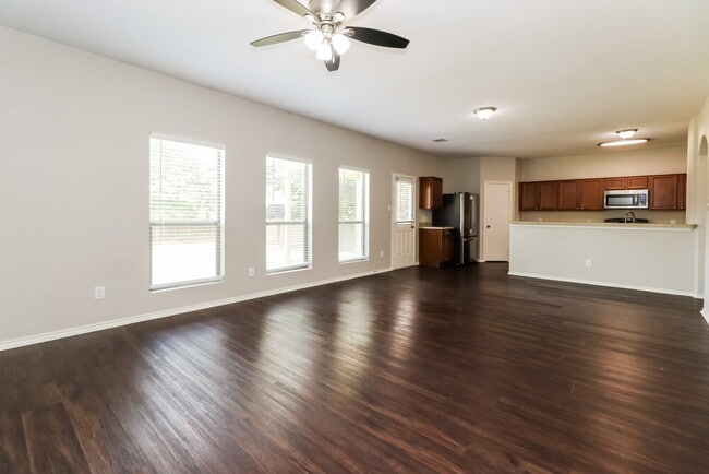 Building Photo - 823 Lovebug Ln