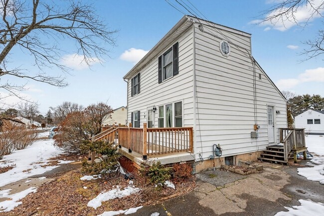 Building Photo - 24 Steinhardt Ave