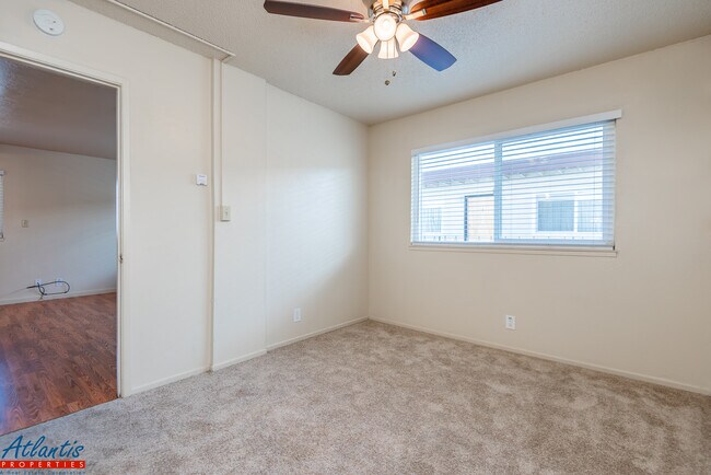 Building Photo - 1088 Roewill Dr