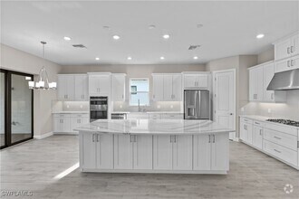 Building Photo - 15492 Rio Ponace Ct