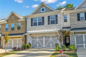 Building Photo - 2423 Chene Dr