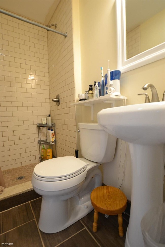 Foto del edificio - 216 Arlington St