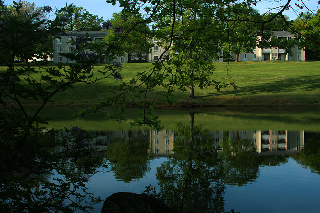 Foto del edificio - Huntingwood Apartments