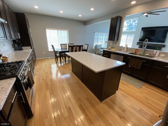 Building Photo - 3 br, 2.5 bath House - 5909 Villa France Ave