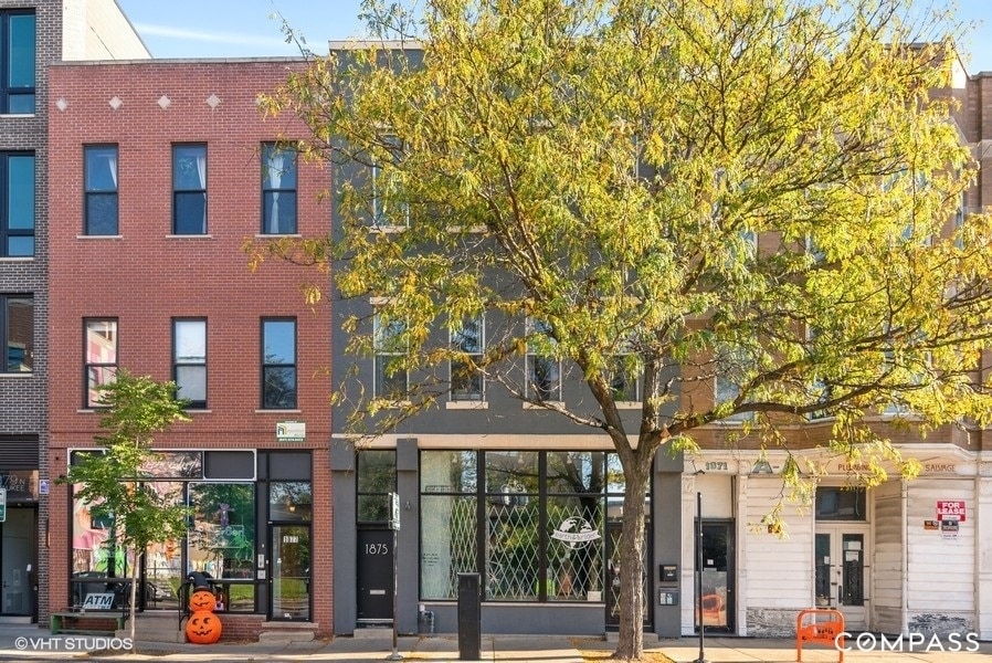 Primary Photo - 1875 N Milwaukee Ave