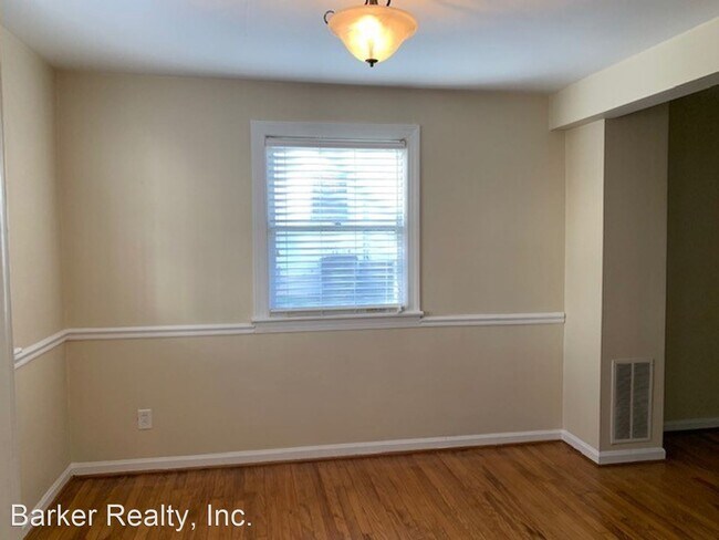 Building Photo - 2 br, 1.5 bath House - 1040 Nichols Drive