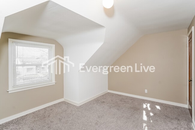 Building Photo - 4854 N 73rd St