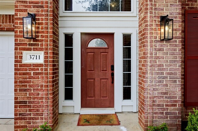 Building Photo - 3711 Slocom Dr