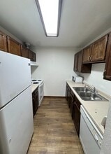 Building Photo - 1510 E Gateway Cir S