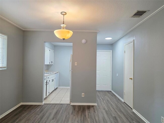 Foto del edificio - 1811 Magnolia Dr