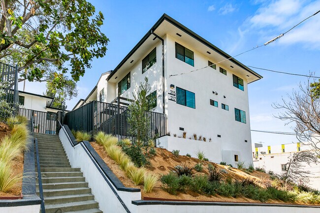 Foto del edificio - 221 Lucas Ave