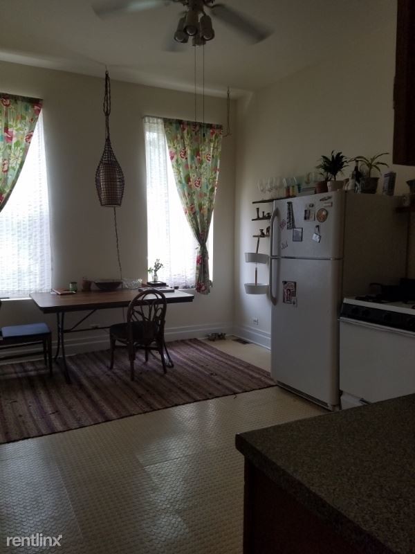 Building Photo - 1251 N Maplewood Ave