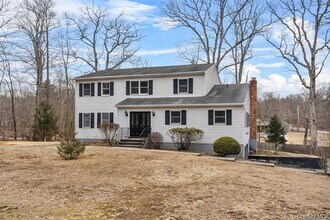 Building Photo - 10 Leone Ct