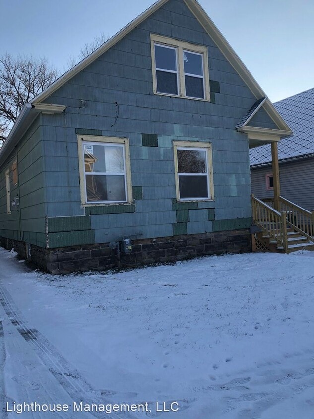 Primary Photo - 3 br, 1 bath House - 5 Herbert St.