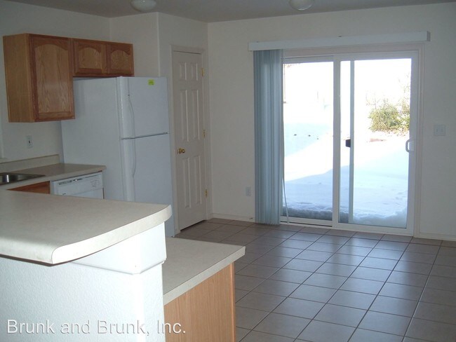 Foto del edificio - 1266-1268 Nichols Blvd