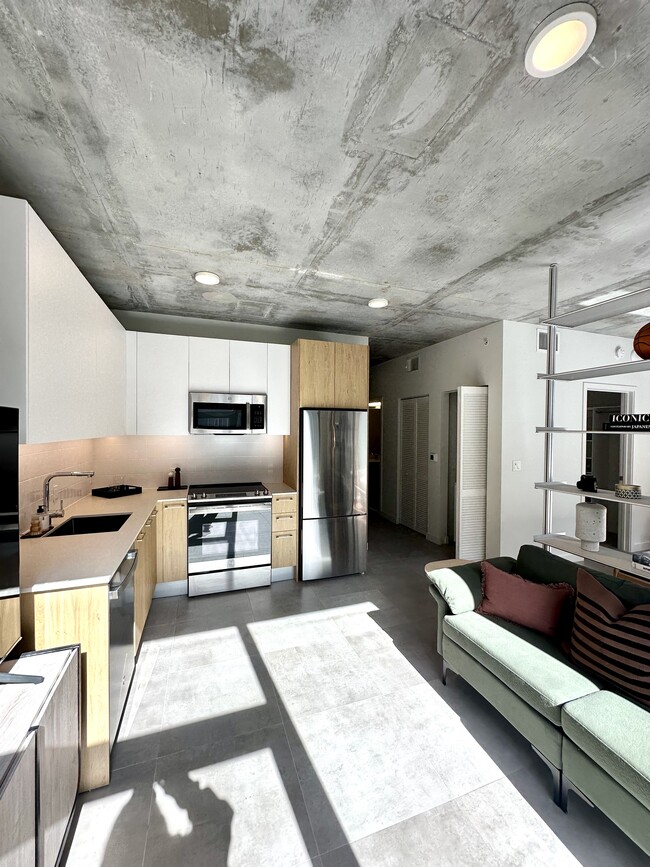 Building Photo - 370 NW 33rd St