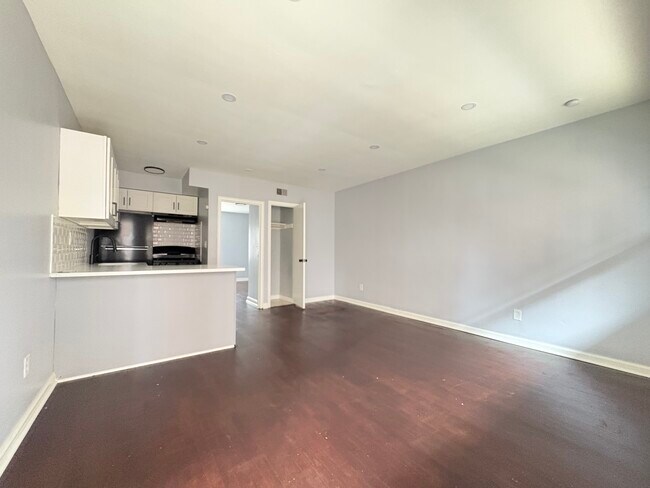 143 N Walnut St 3 - 140 N Walnut St