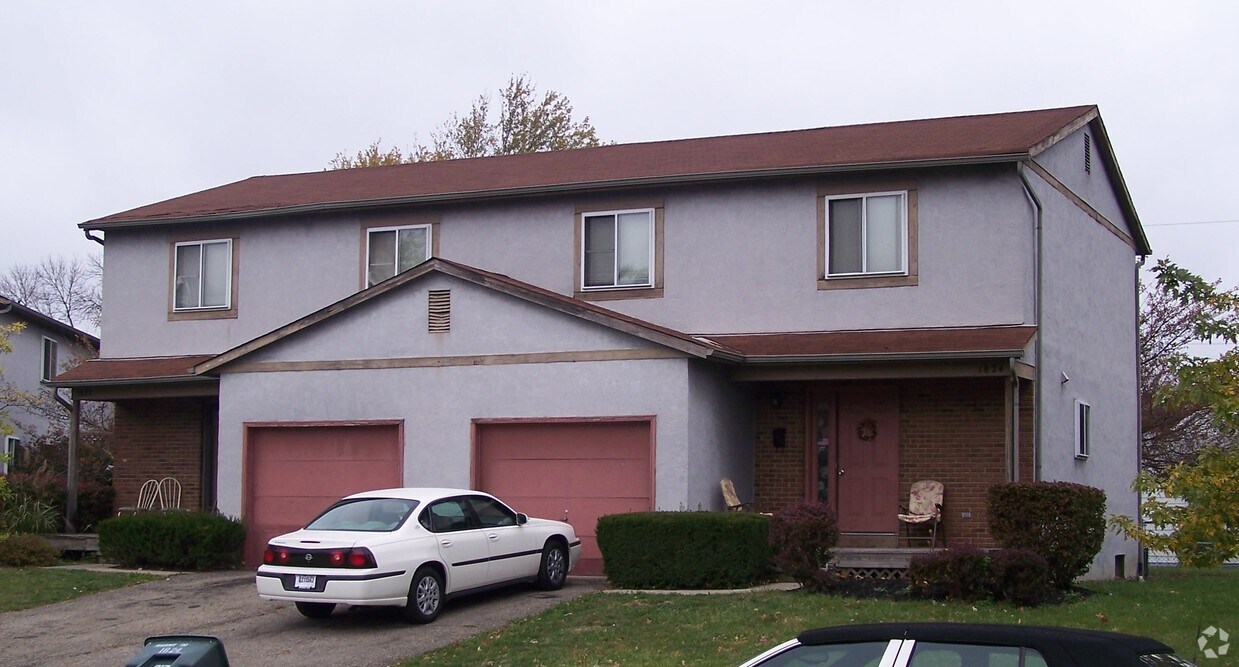 Building Photo - 1822-1824 Sharbot Dr