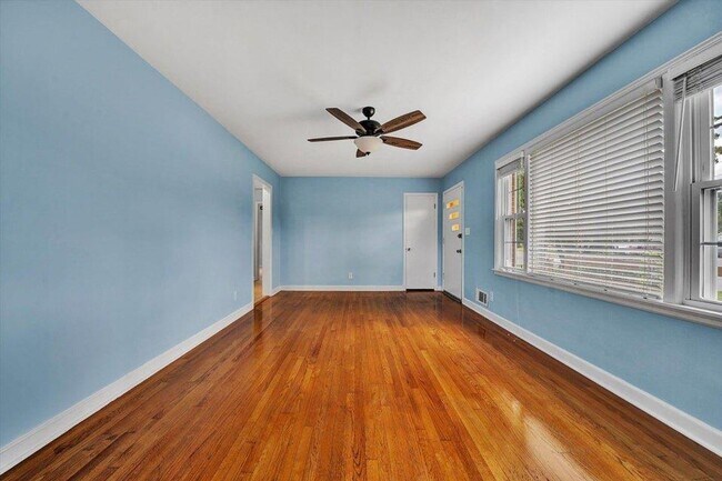 Foto del edificio - 5001 Hildebrand Rd NW