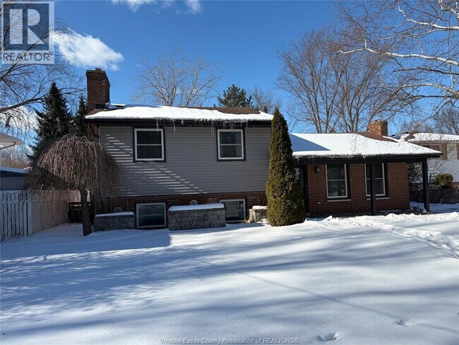 Photo du bâtiment - 6755 Matchett Rd