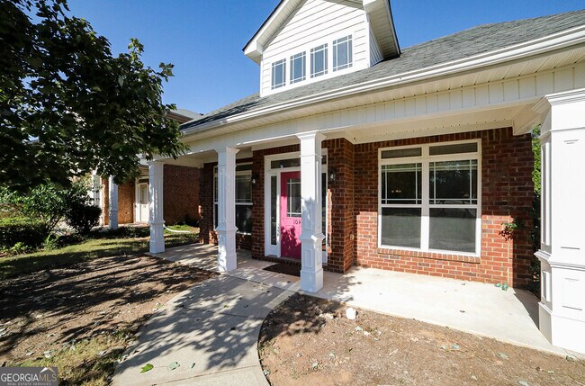 Building Photo - 104 Putters Dr