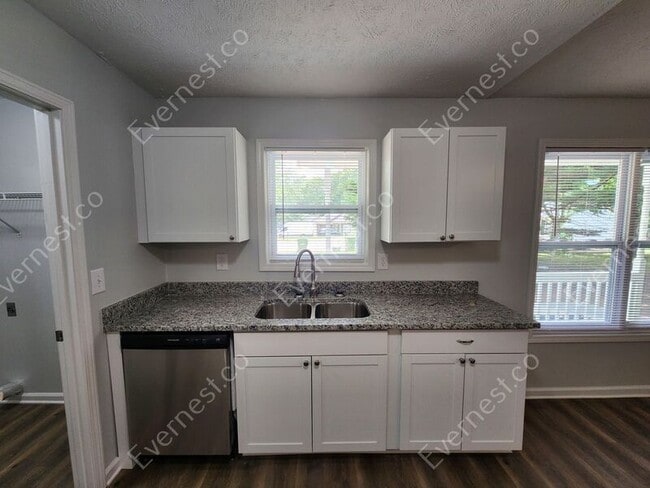Foto del edificio - 1212 Claywill Cir