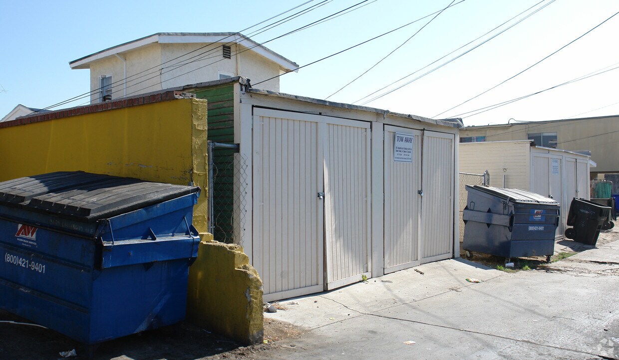 Building Photo - 3874 Cherokee Ave