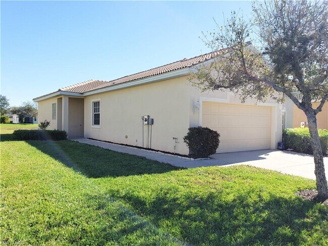 Building Photo - 2697 Sunset Lake Dr