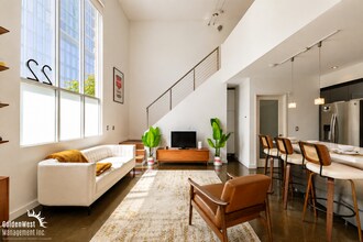 Building Photo - 948 G St