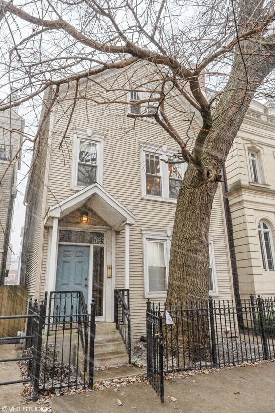 2633 N. Wayne Av. front building - 2633 N Wayne Ave