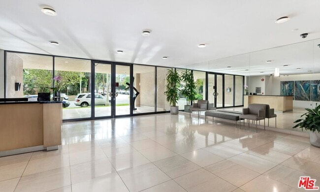 Building Photo - 1520 S Beverly Glen Blvd