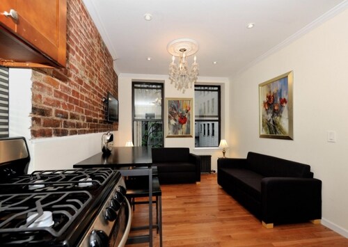 Foto del edificio - 235 Henry St