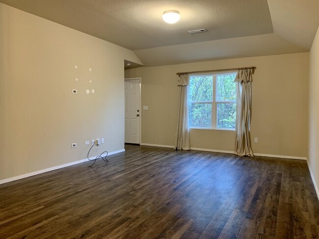 Foto del edificio - 7851 Bridgegate Ave