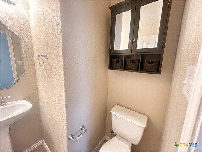 Building Photo - 525 Tom Kemp Dr