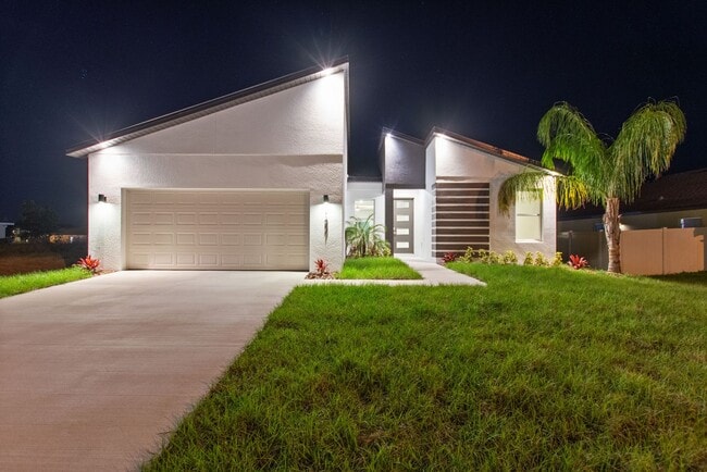 Building Photo - Deposit-Free! Modern, energy efficient hom...